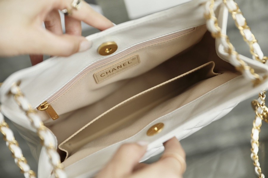 小香 23C早春新款天貓精靈 Hobo流浪包 中號白色_6