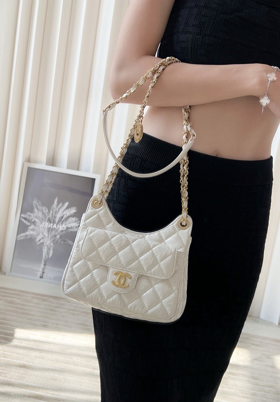 小香 23C早春油蠟皮天貓精靈 Hobo流浪包 小號白色_19