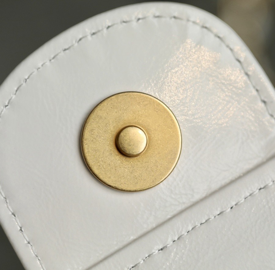 小香 23C早春新款天貓精靈 Hobo流浪包 中號白色_13