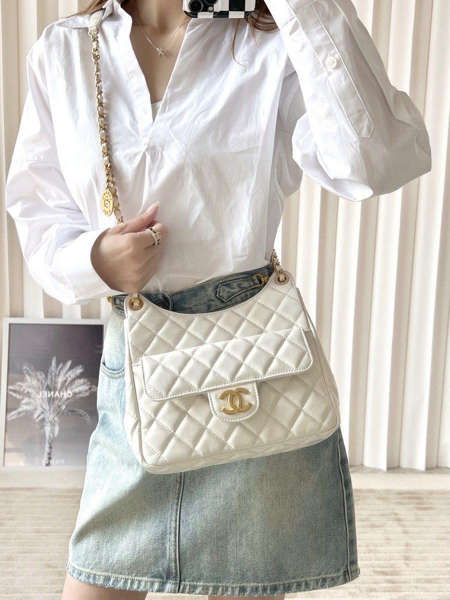 小香 23C早春新款天貓精靈 Hobo流浪包 中號白色_20