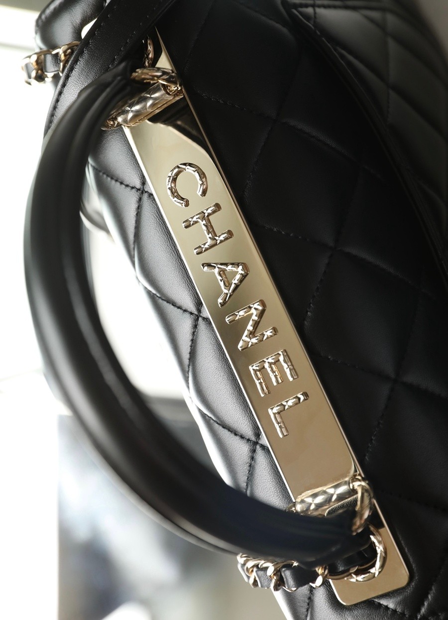 小香 Trendycc手柄口蓋包 羊皮 黑色_11