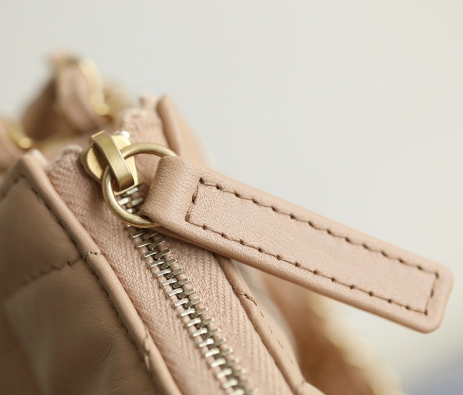 小香 19 Hobo腋下包 褶皺牛皮 杏色 大號_13