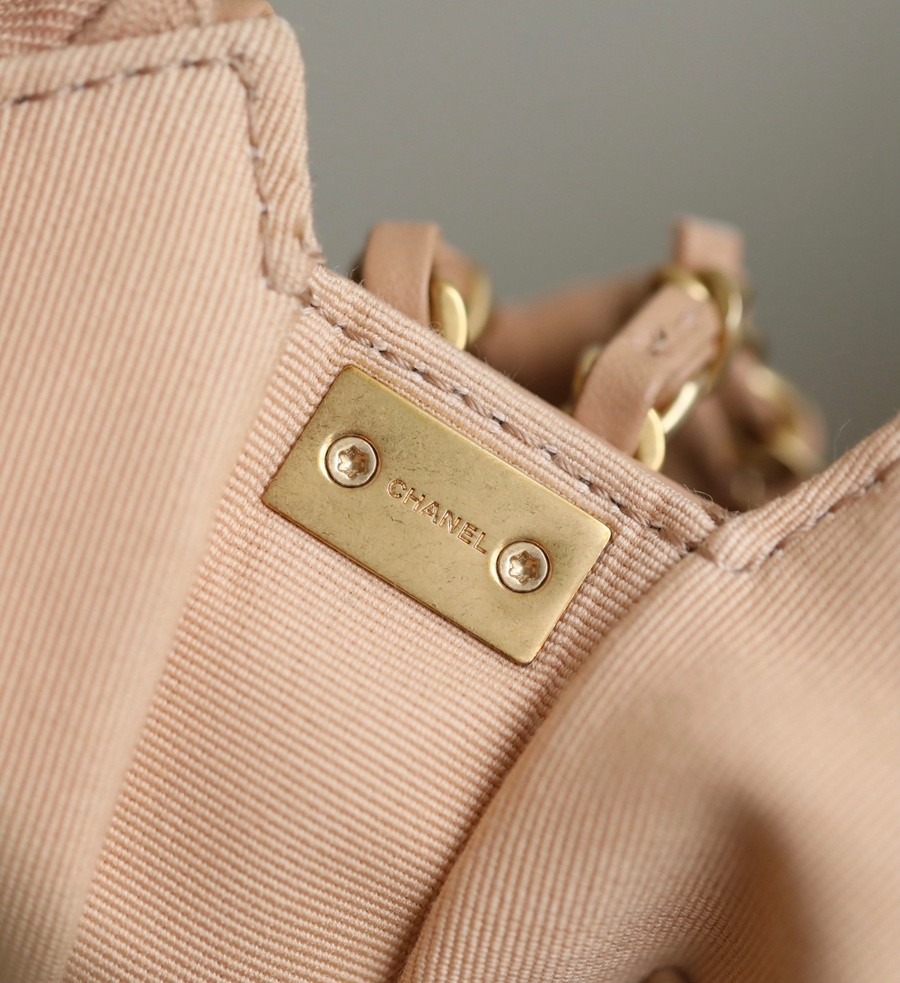 小香 19 Hobo腋下包 褶皺牛皮 杏色 大號_15