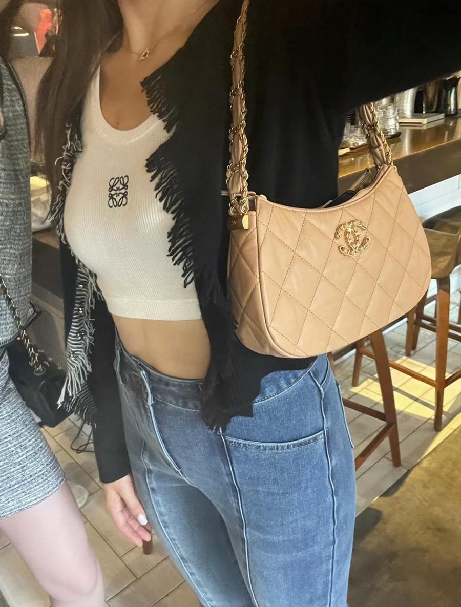 小香 19 Hobo腋下包 褶皺牛皮 杏色 大號_20