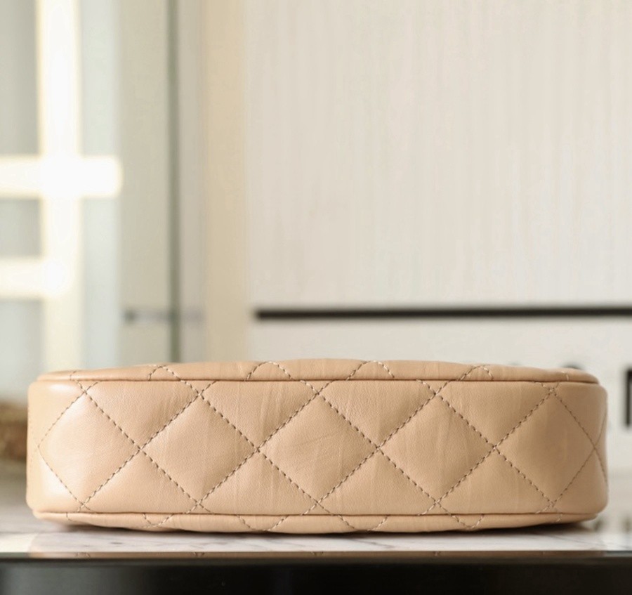 小香 19 Hobo腋下包 褶皺牛皮 杏色 小號_5