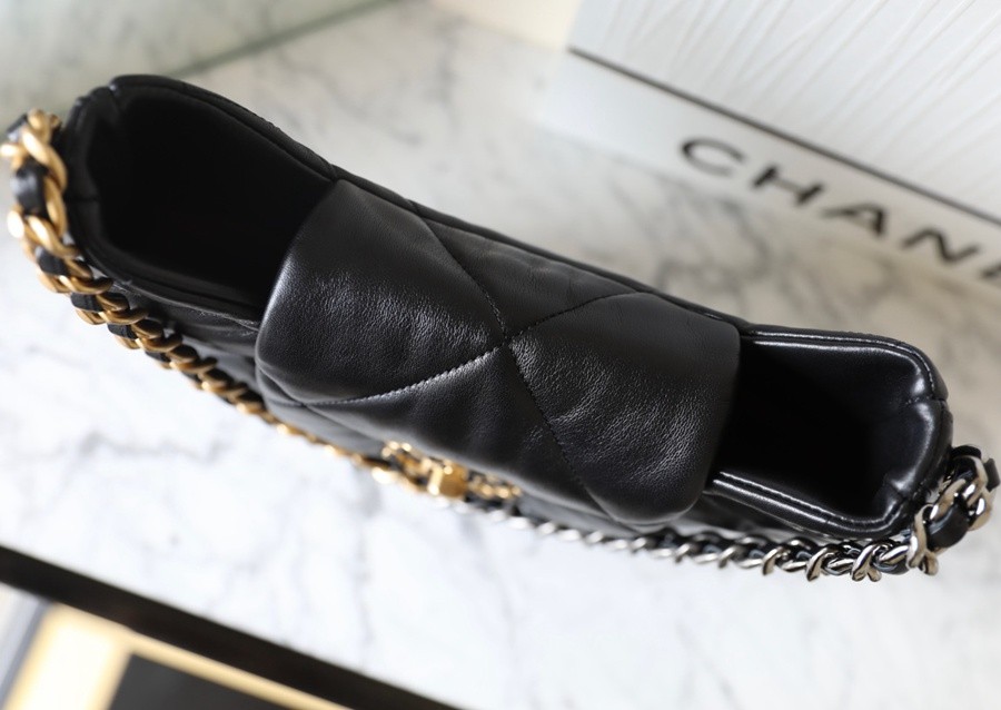 小香 24C早春新款19系Hobo流浪包 羊皮 黑金_2