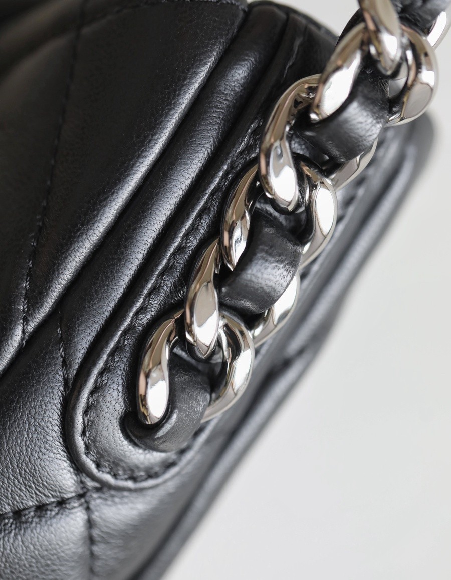 小香 24C早春新款19系Hobo流浪包 羊皮 黑金_12