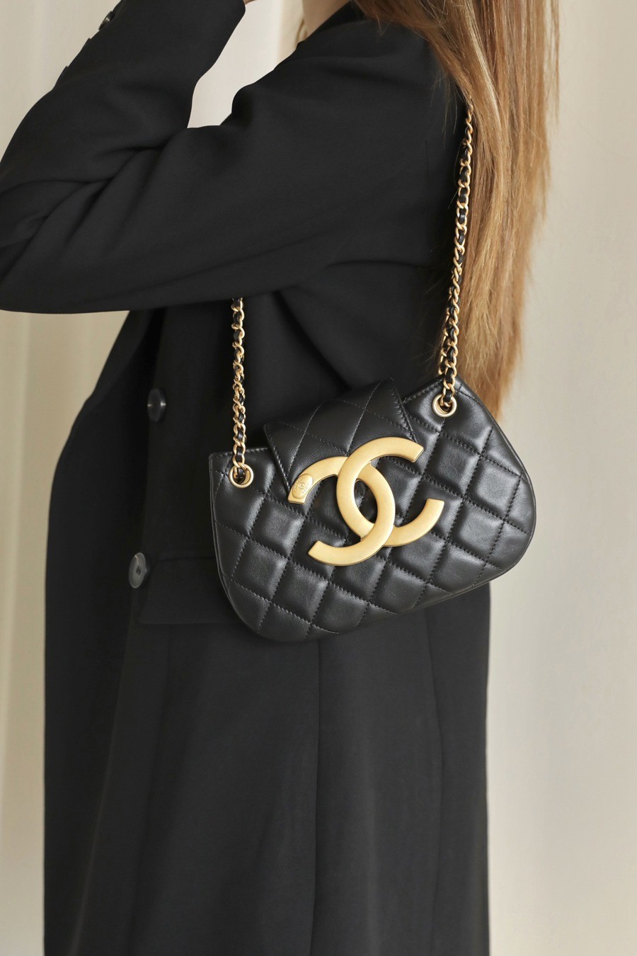 24c早春大logo圓挎包 黑色_16