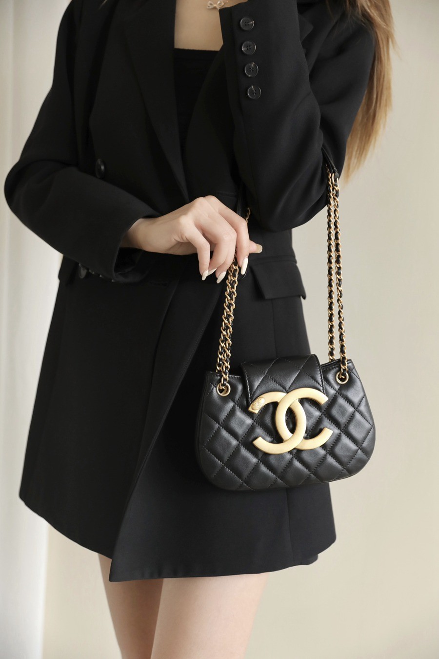 24c早春大logo圓挎包 黑色_17