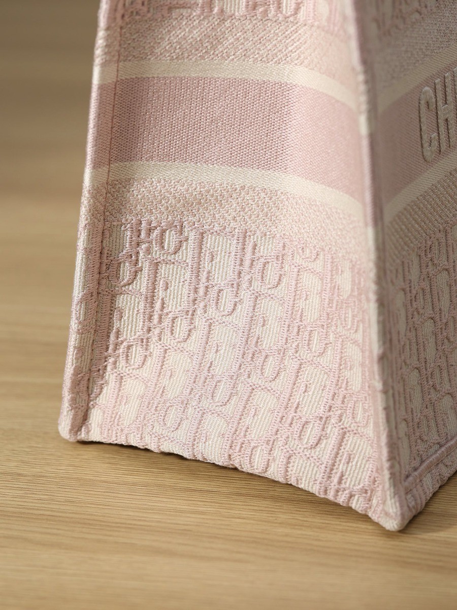 中號book tote系列女士玫瑰粉色老花刺繡手提托特包_8