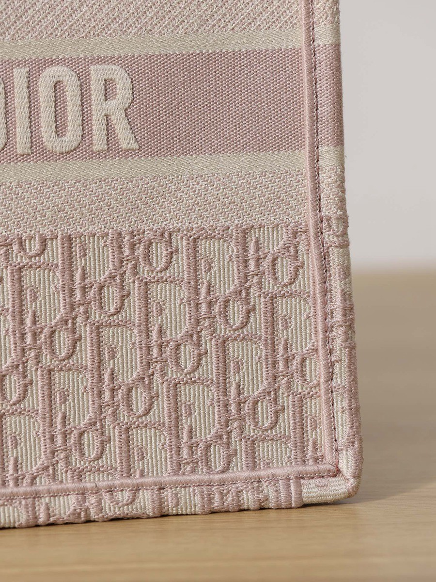 中號book tote系列女士玫瑰粉色老花刺繡手提托特包_11