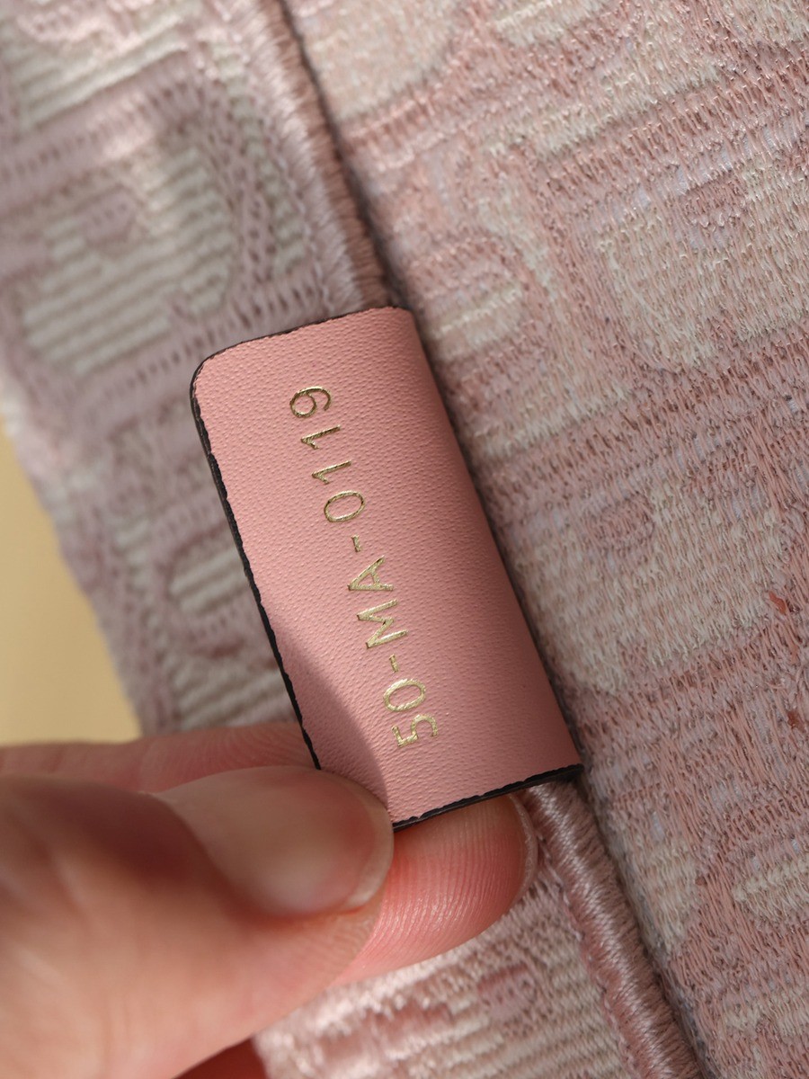 中號book tote系列女士玫瑰粉色老花刺繡手提托特包_16