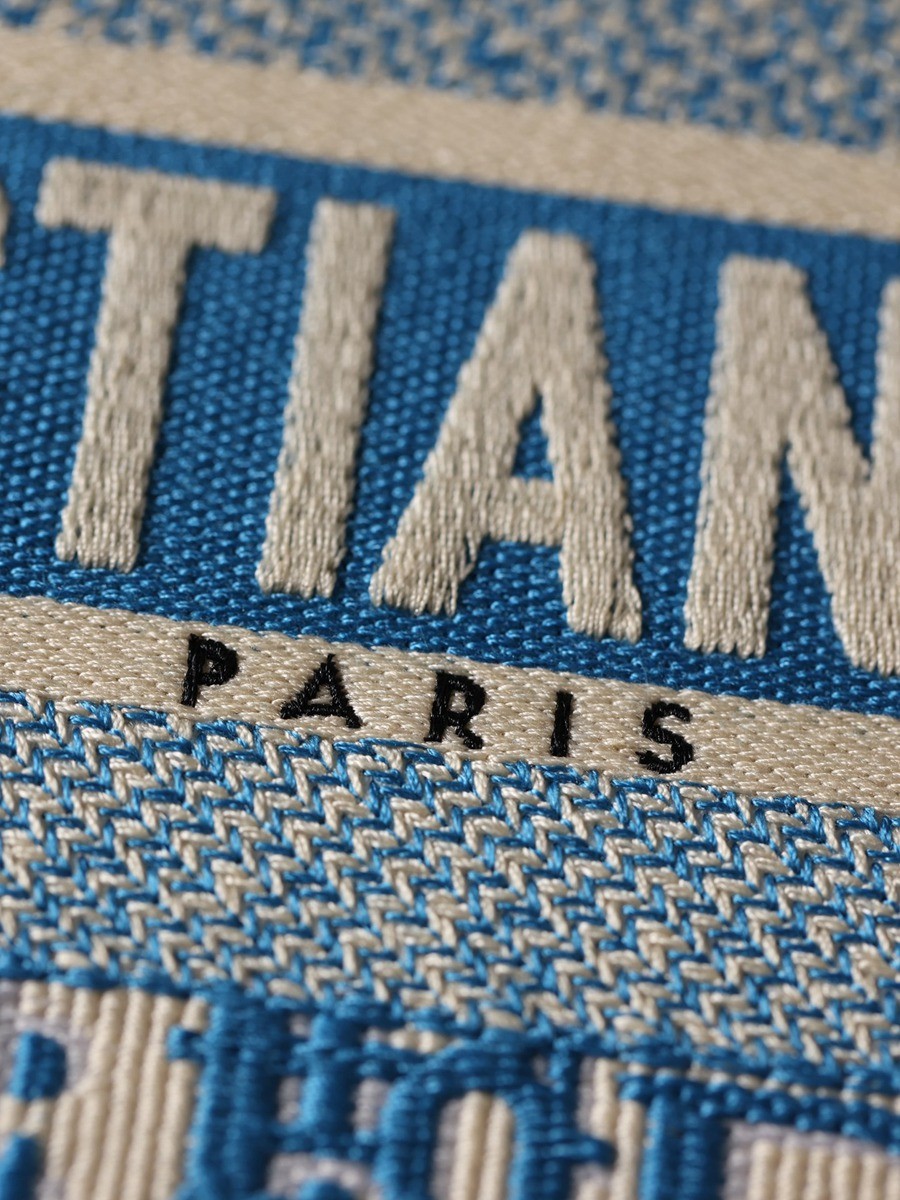 中號BOOK TOTE 手袋矢車菊藍 Oblique 印花_8