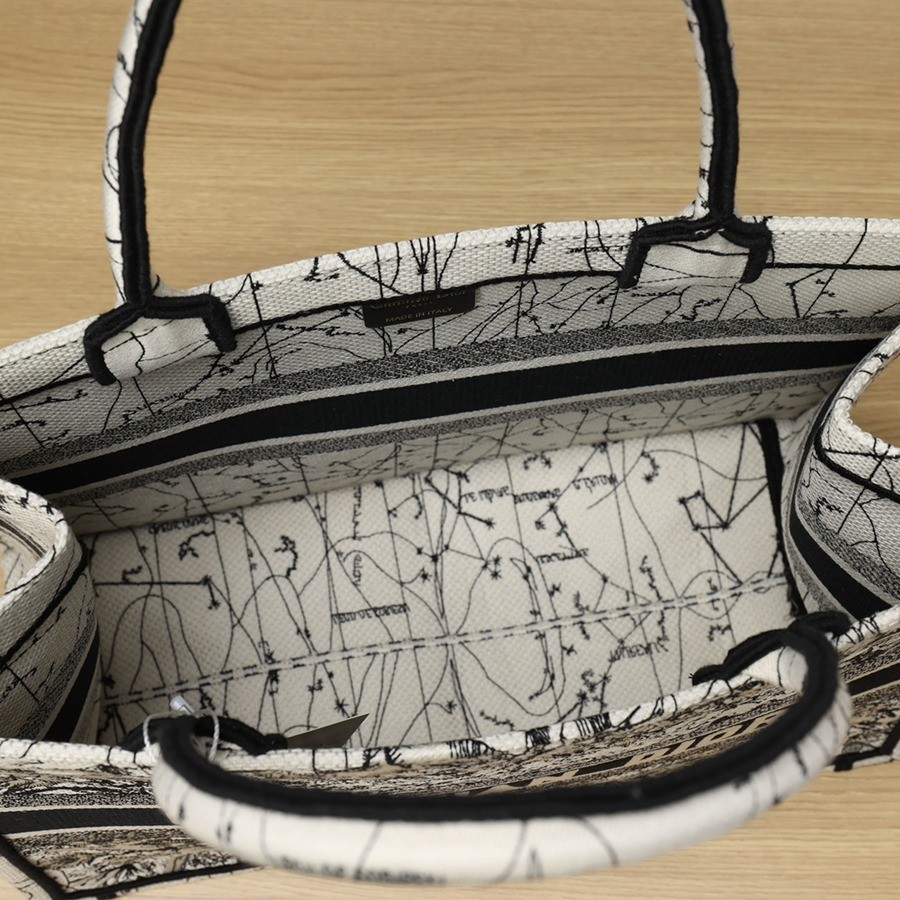 中號 BOOK TOTE 手袋奶白色和黑色 Dior Zodiac 刺繡_10