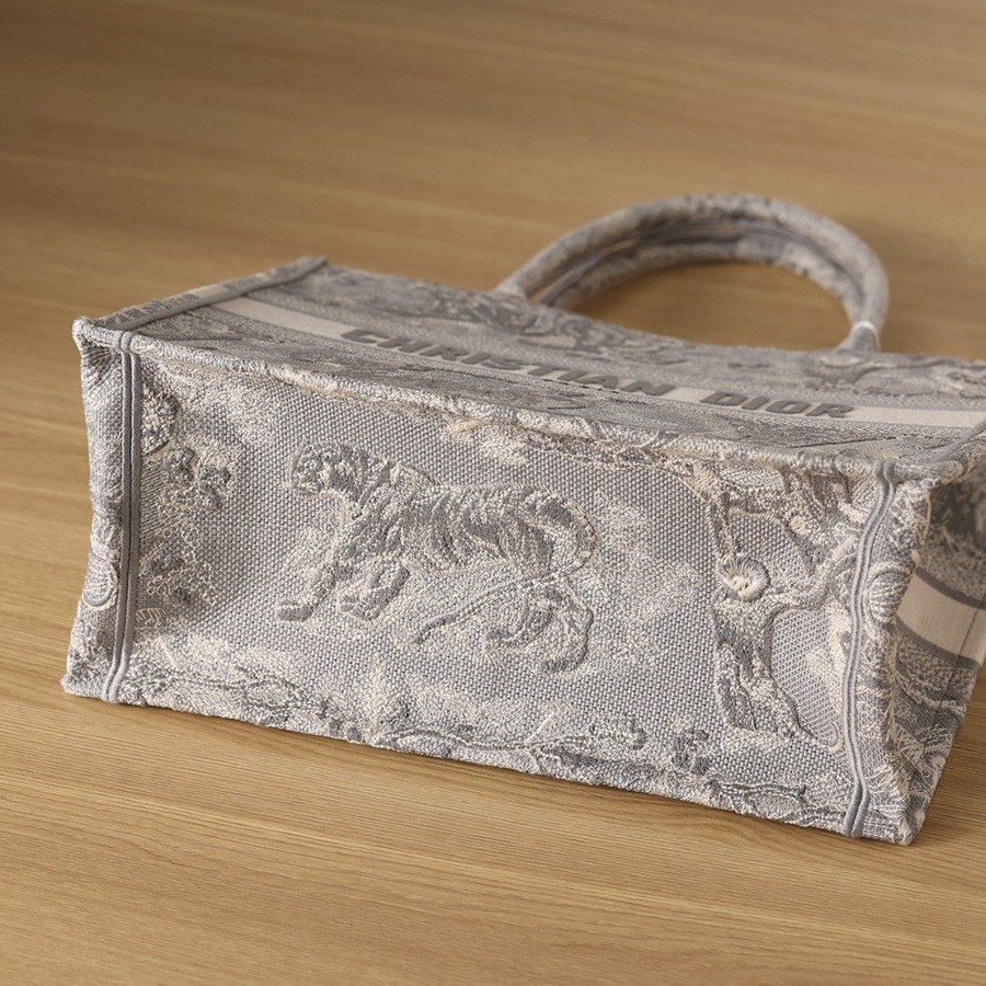 中號BOOK TOTE 手袋灰色刺繡 Reverse 茹伊印花_5