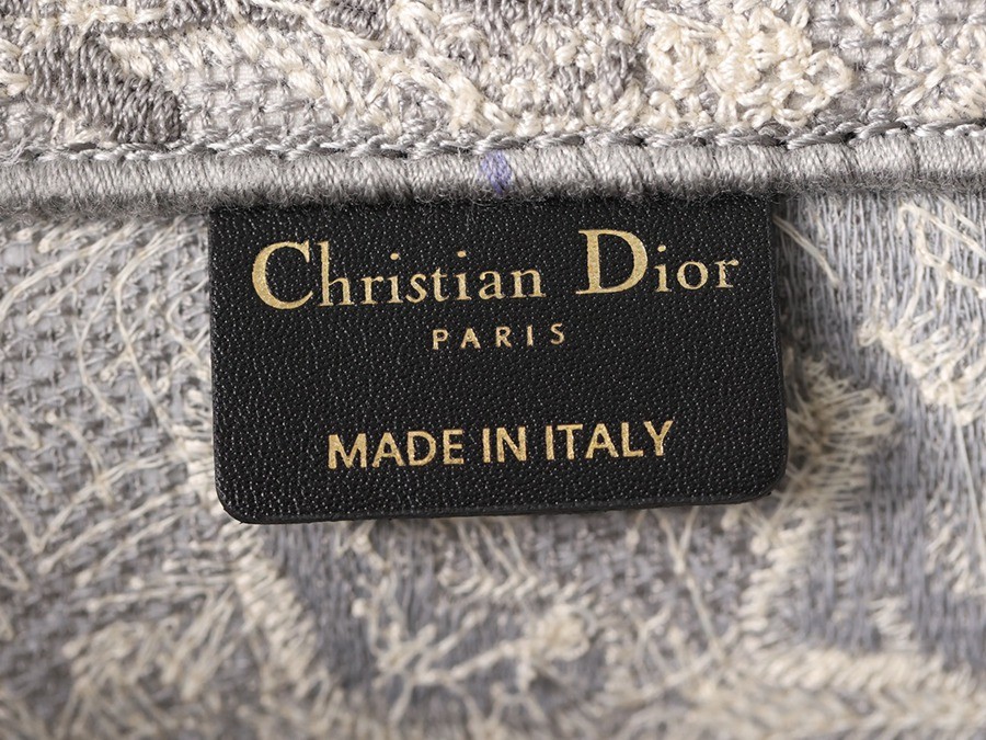 中號BOOK TOTE 手袋灰色刺繡 Reverse 茹伊印花_12