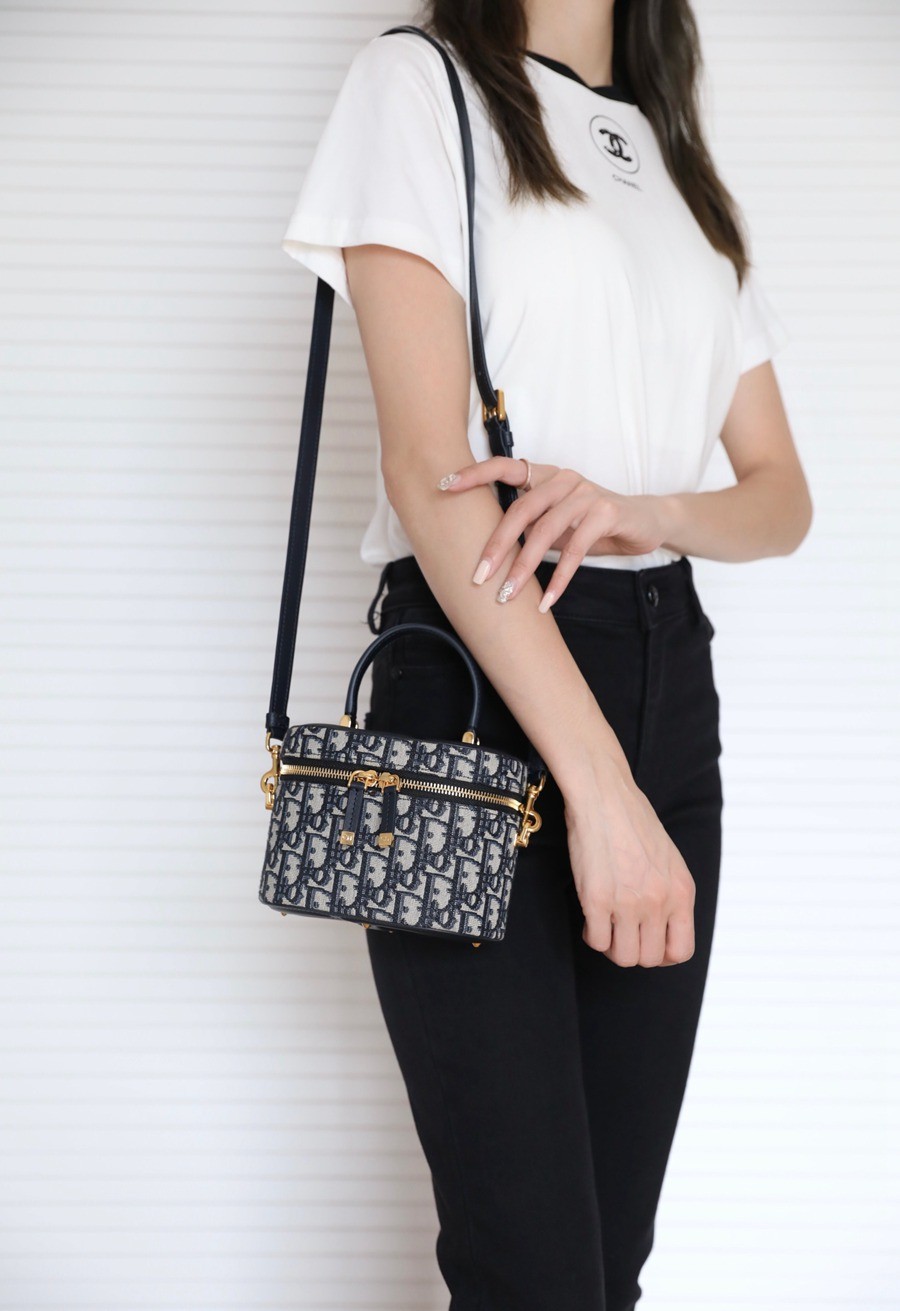 CD Signature Vanity 小號 藍色 Oblique印花_26