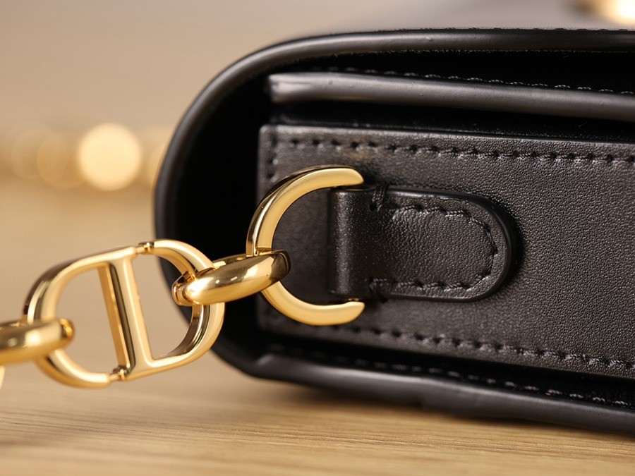 30 MONTAIGNE AVENUE 手袋黑色光面牛皮革_10