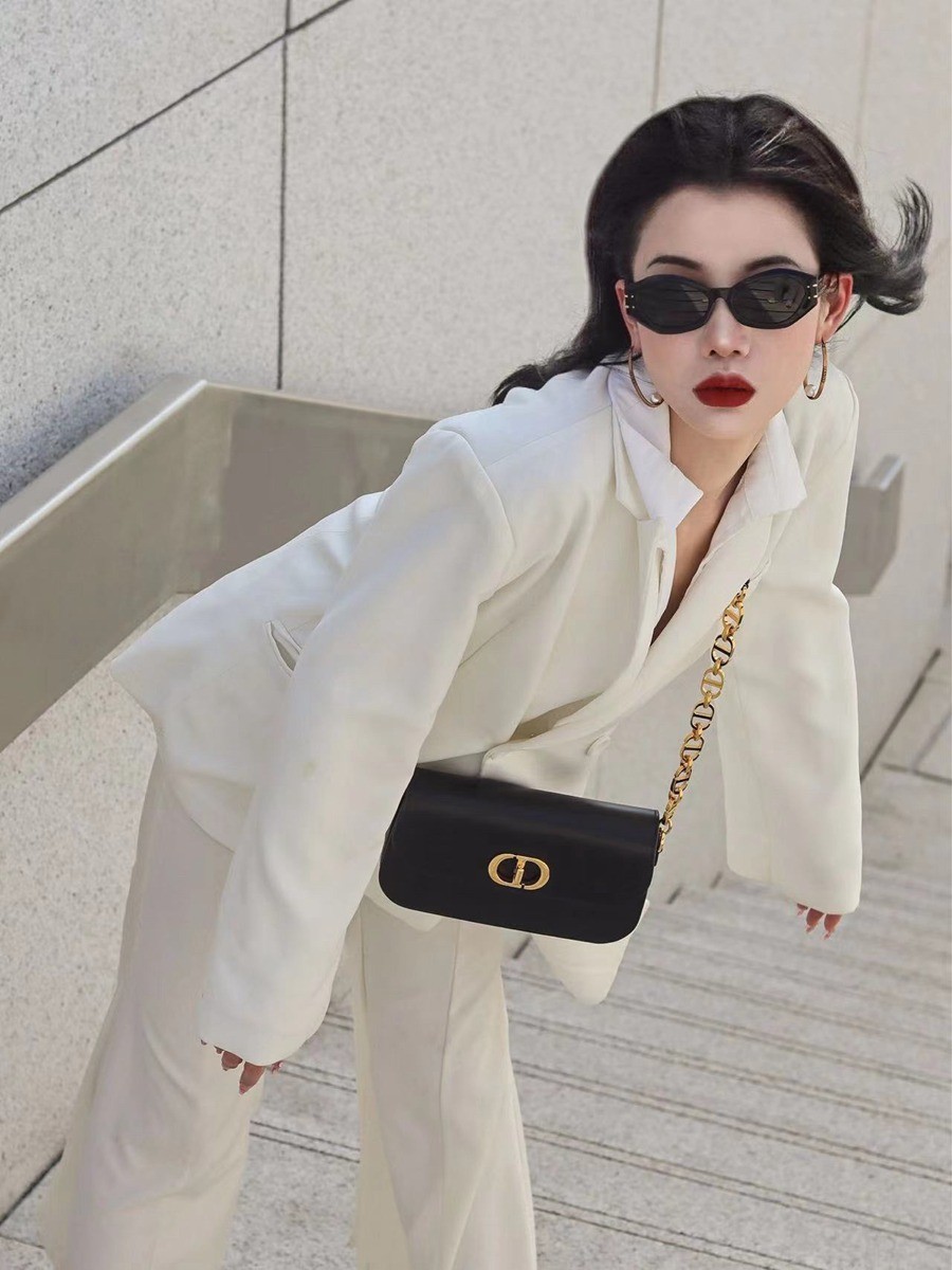 30 MONTAIGNE AVENUE 手袋黑色光面牛皮革_21