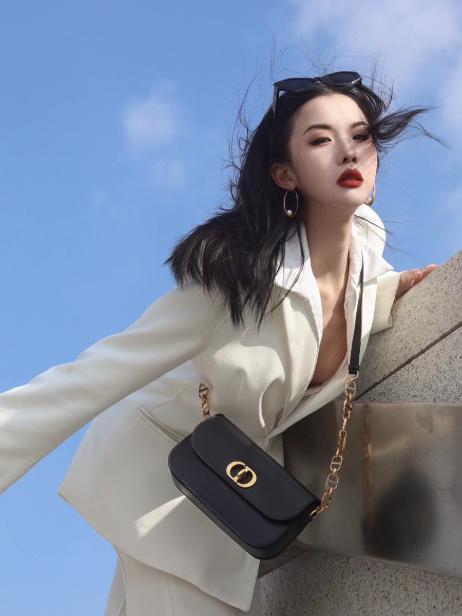 30 MONTAIGNE AVENUE 手袋黑色光面牛皮革_26