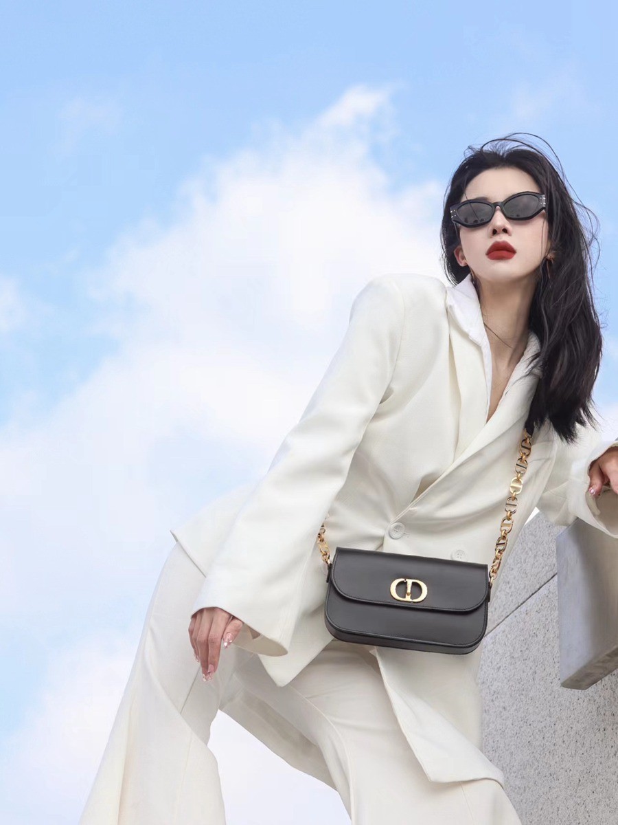 30 MONTAIGNE AVENUE 手袋黑色光面牛皮革_27