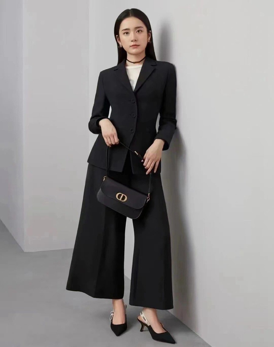 30 MONTAIGNE AVENUE 手袋黑色光面牛皮革_32