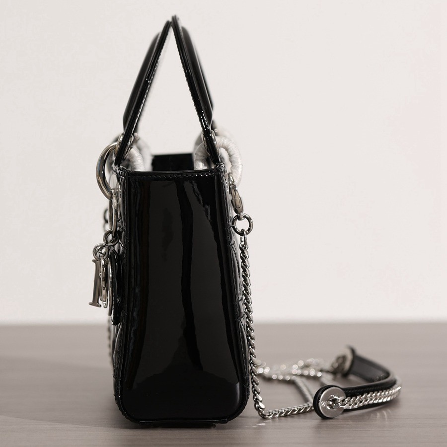 迷你 LADY DIOR 三格戴妃包漆皮黑色銀扣_3