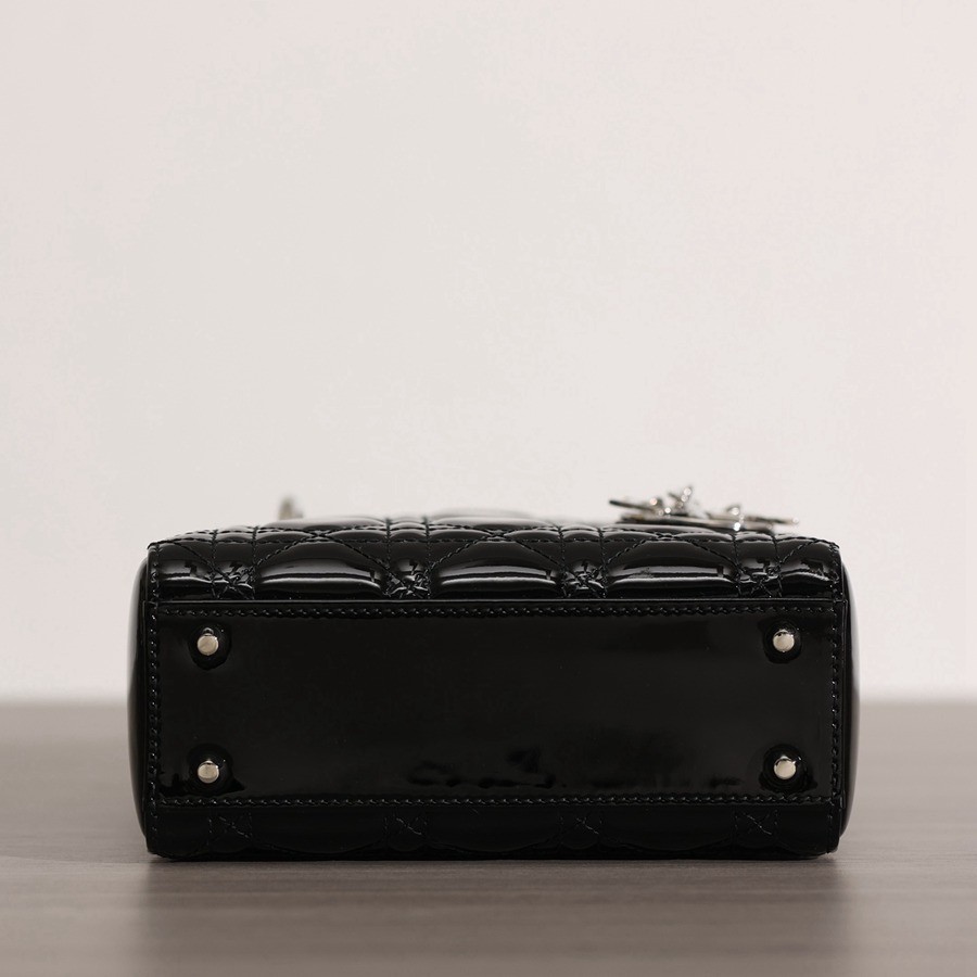 迷你 LADY DIOR 三格戴妃包漆皮黑色銀扣_5