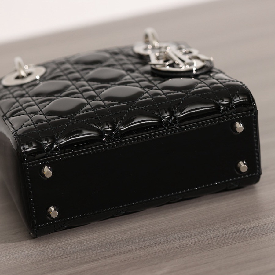 迷你 LADY DIOR 三格戴妃包漆皮黑色銀扣_6