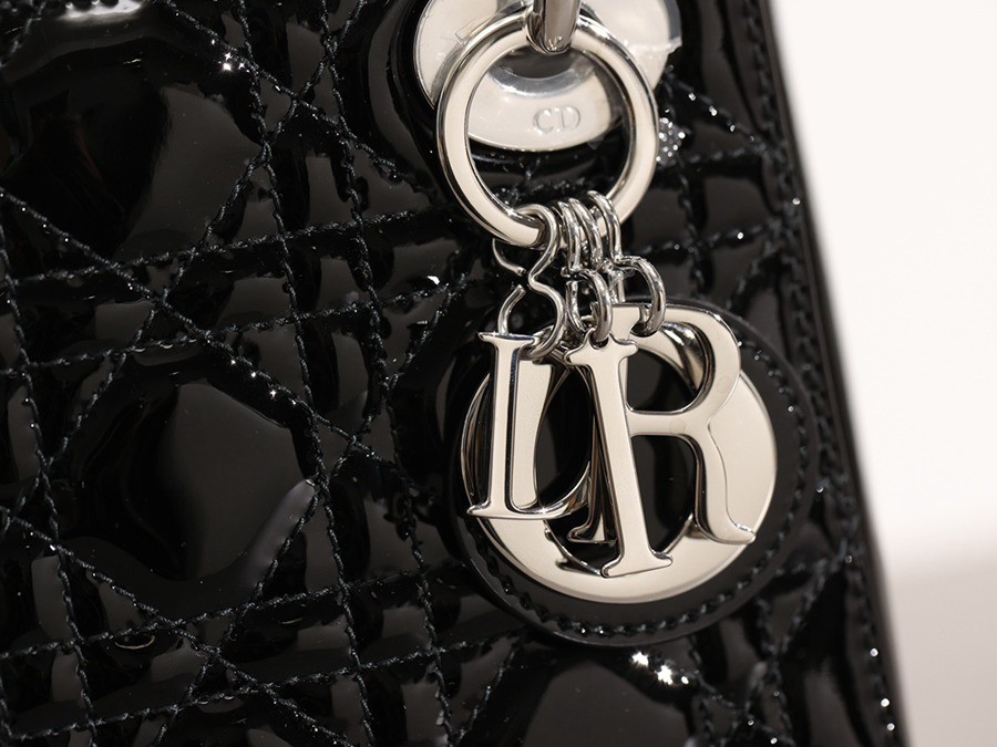 迷你 LADY DIOR 三格戴妃包漆皮黑色銀扣_7