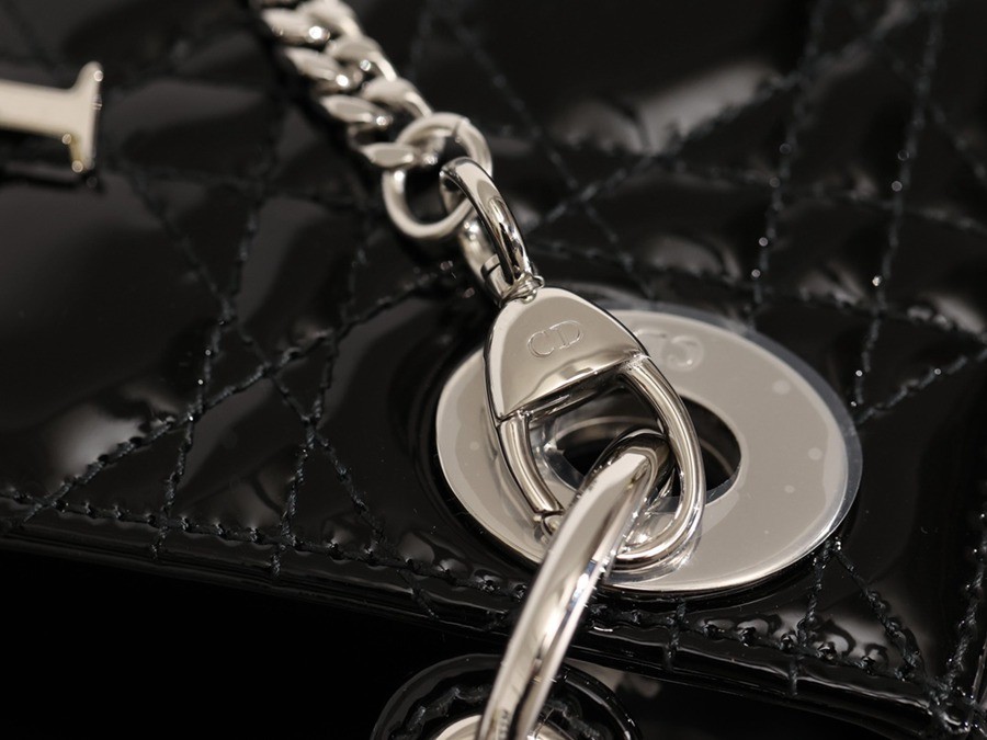 迷你 LADY DIOR 三格戴妃包漆皮黑色銀扣_12