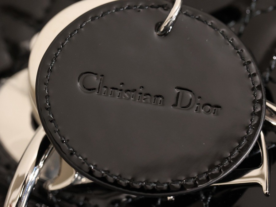 迷你 LADY DIOR 三格戴妃包漆皮黑色銀扣_11