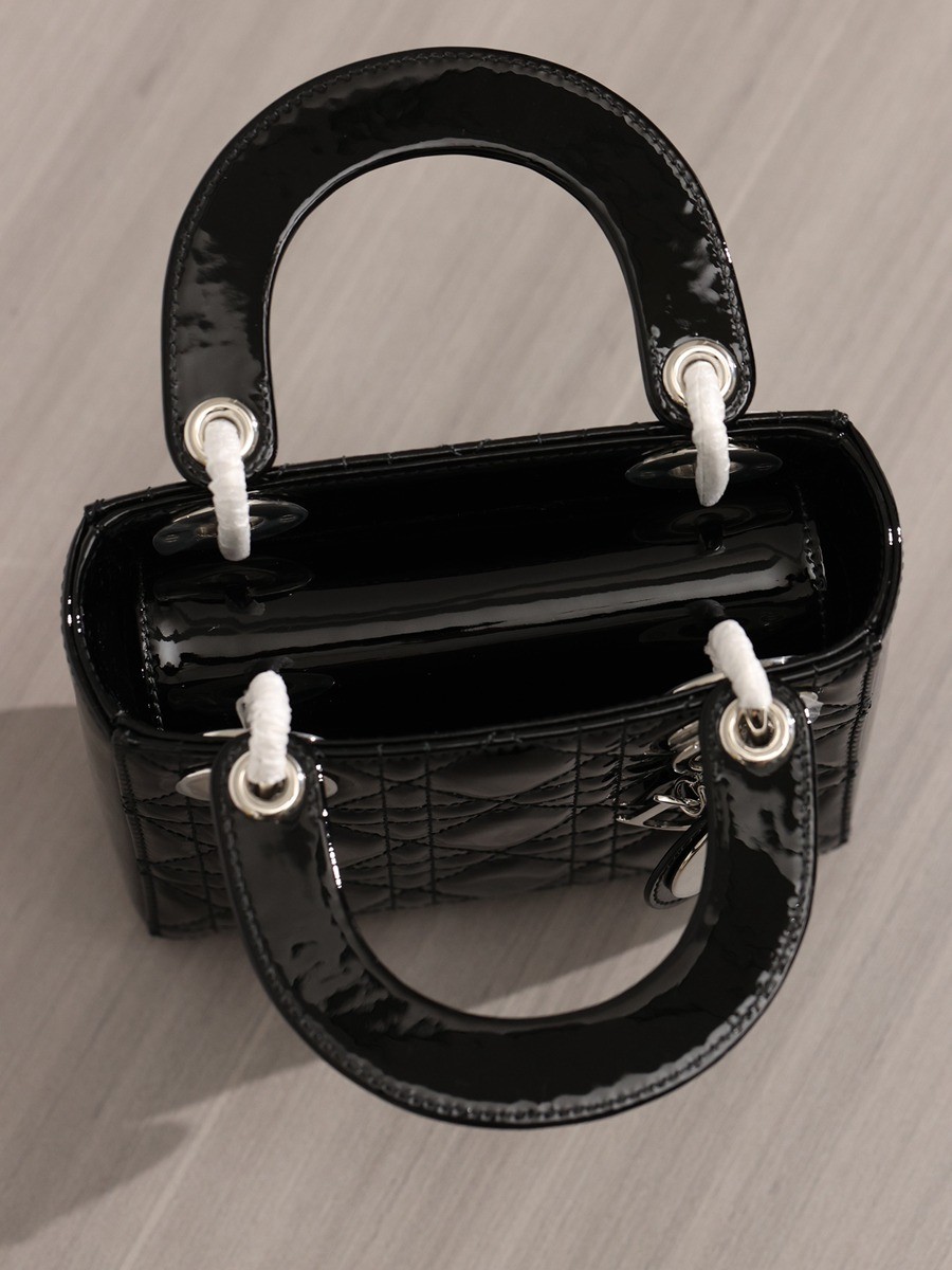 迷你 LADY DIOR 三格戴妃包漆皮黑色銀扣_13