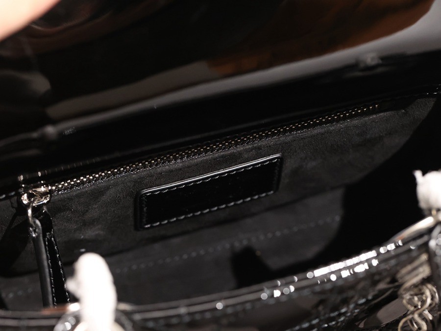 迷你 LADY DIOR 三格戴妃包漆皮黑色銀扣_14