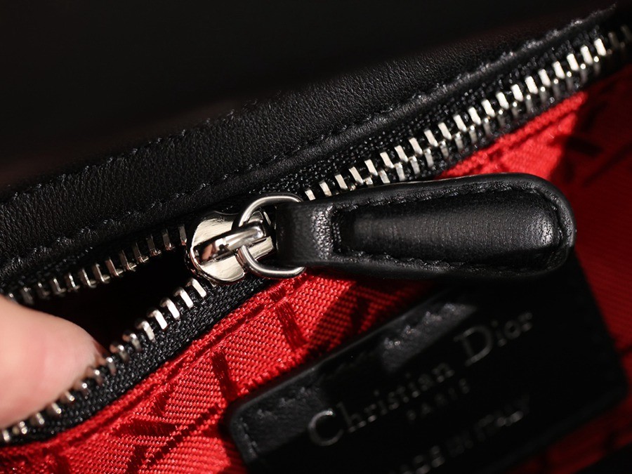 迷你 LADY DIOR 手袋 黑色羊皮革藤格紋銀扣_17