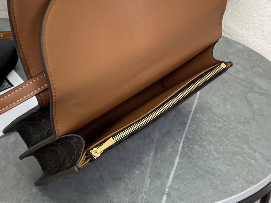 celine經典WOC老花黑_6