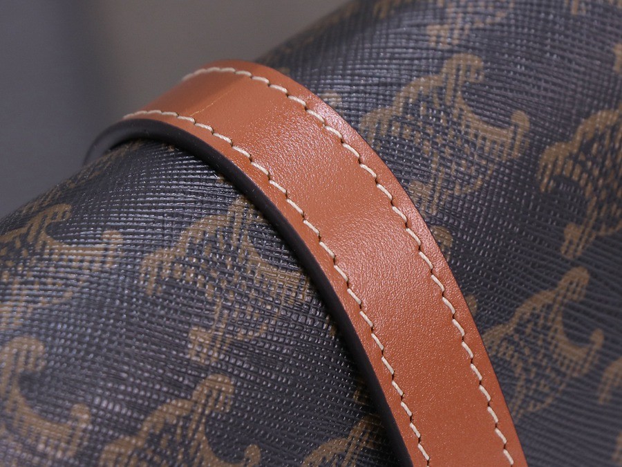 celine  tabou clutch Bag 掛鎖全皮包_6