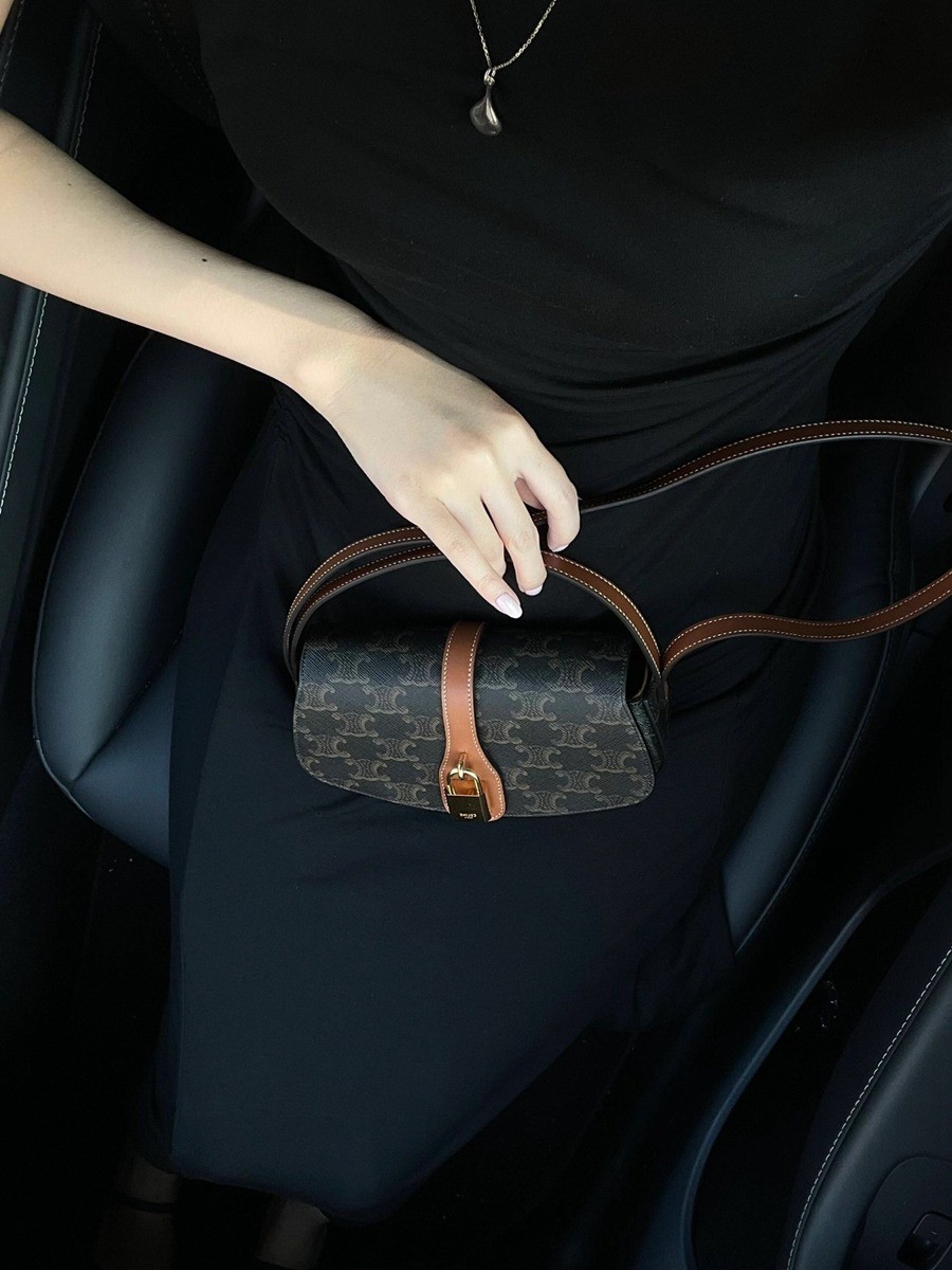 celine  tabou clutch Bag 掛鎖全皮包_11