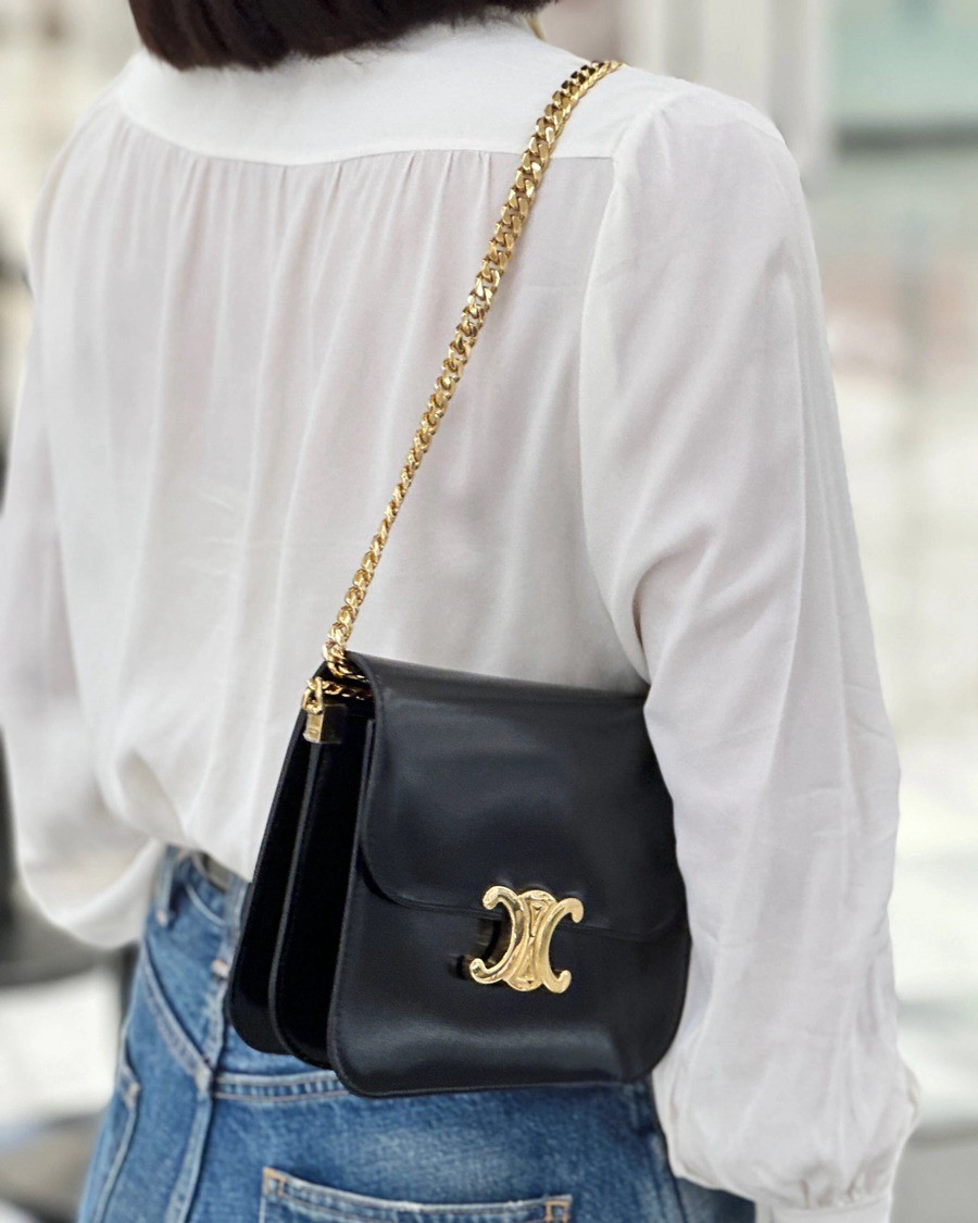 CELINE 23s COLLEGE Triomphe亮澤牛皮革鏈條手袋_15