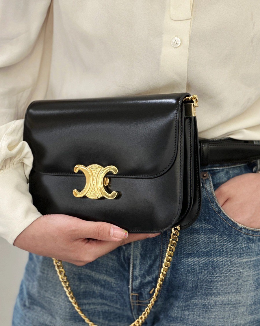 CELINE 23s COLLEGE Triomphe亮澤牛皮革鏈條手袋_16