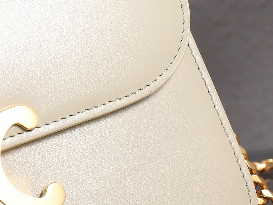 CELINE 23s COLLEGE Triomphe亮澤牛皮革鏈條手袋_7