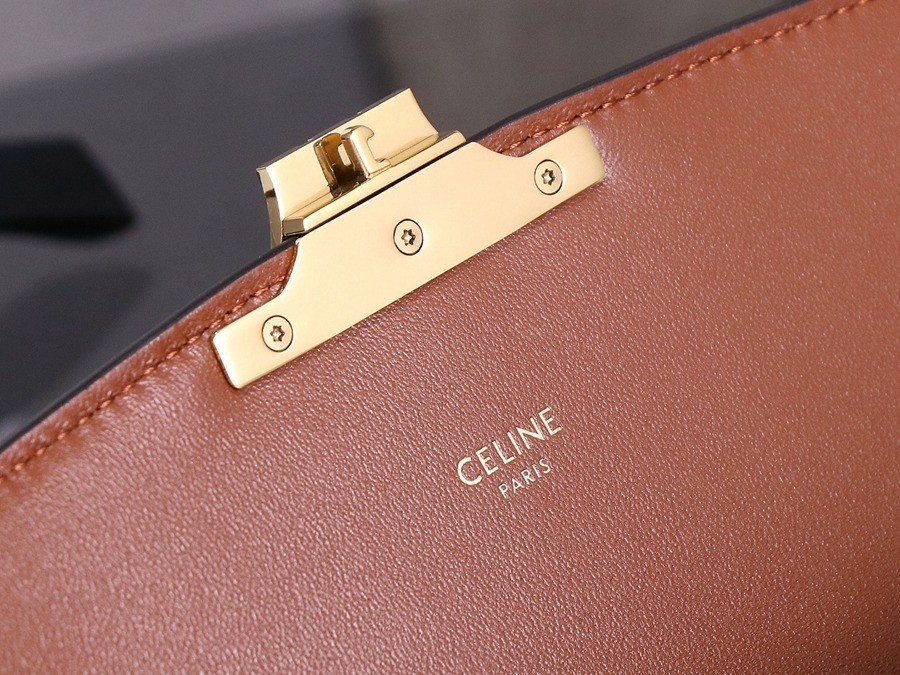 Triomphe 經典 斜背包_10