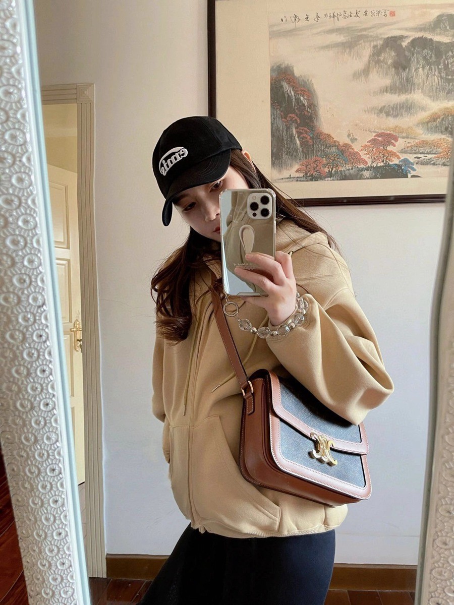 Triomphe 經典 斜背包_15