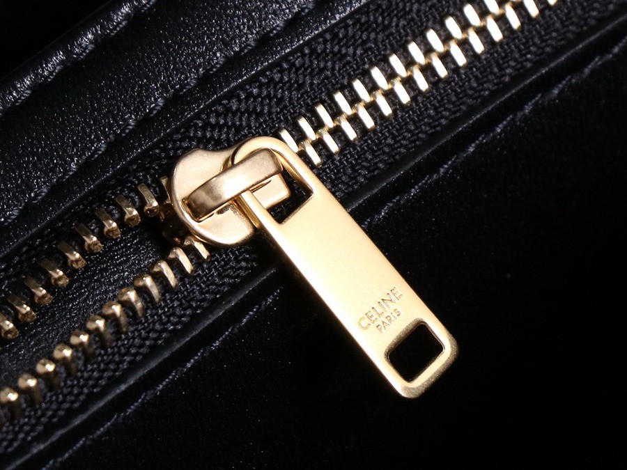 Triomphe 經典 斜背包 黑色_12