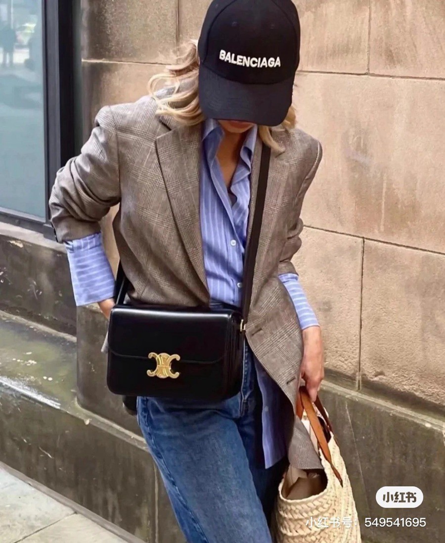 Triomphe 經典 斜背包 黑色_14