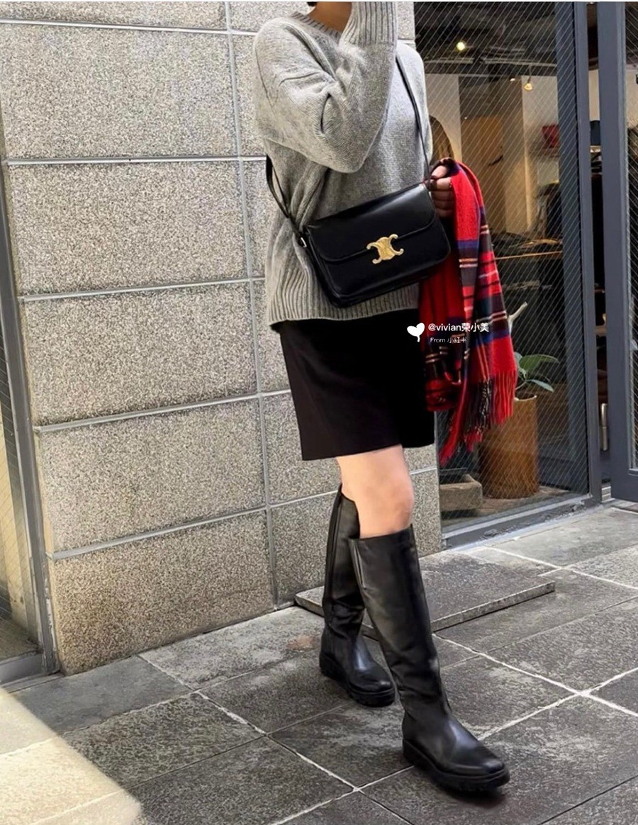 Triomphe 經典 斜背包 黑色_19