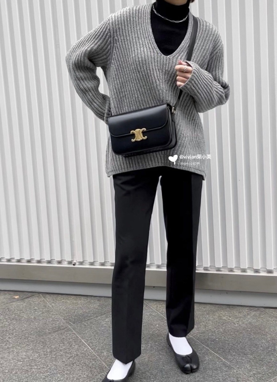 Triomphe 經典 斜背包 黑色_21