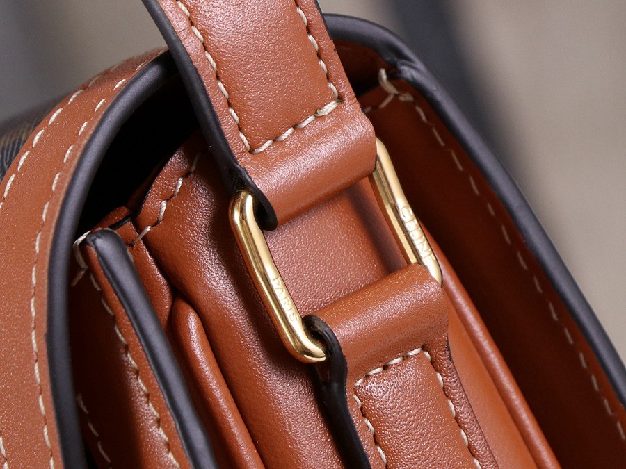 TEEN BESACE Triomphe亮澤牛皮革手袋_3