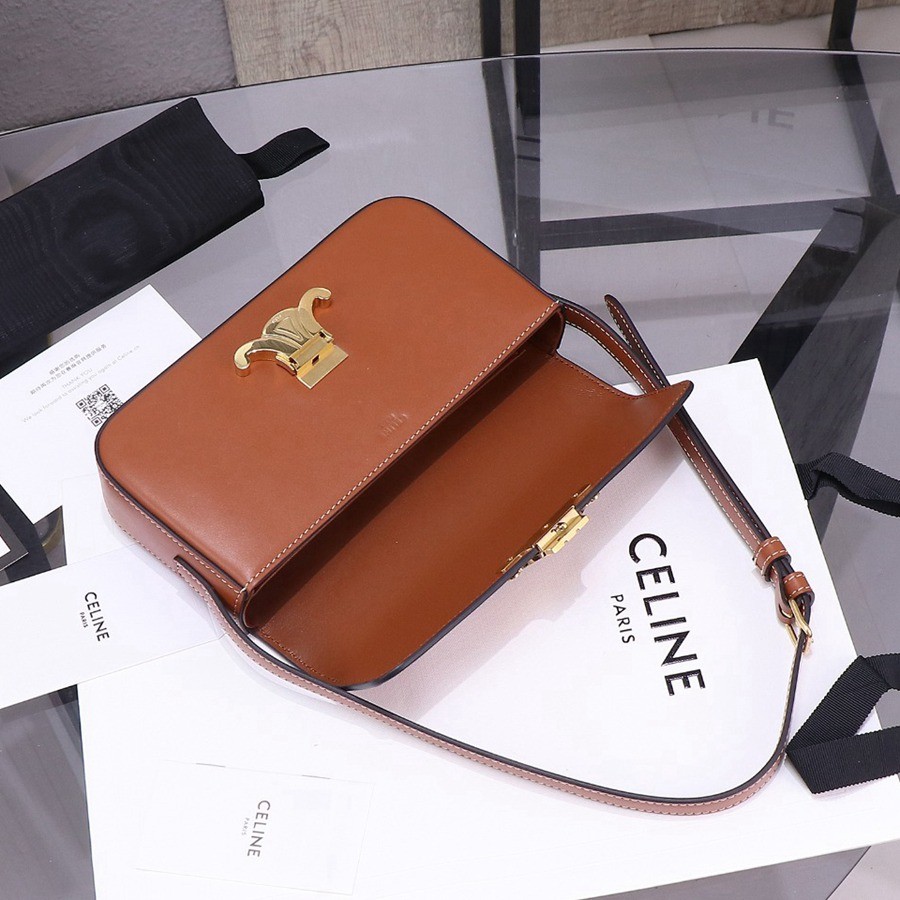 CELINE Triomphe 凱旋門腋下包_5