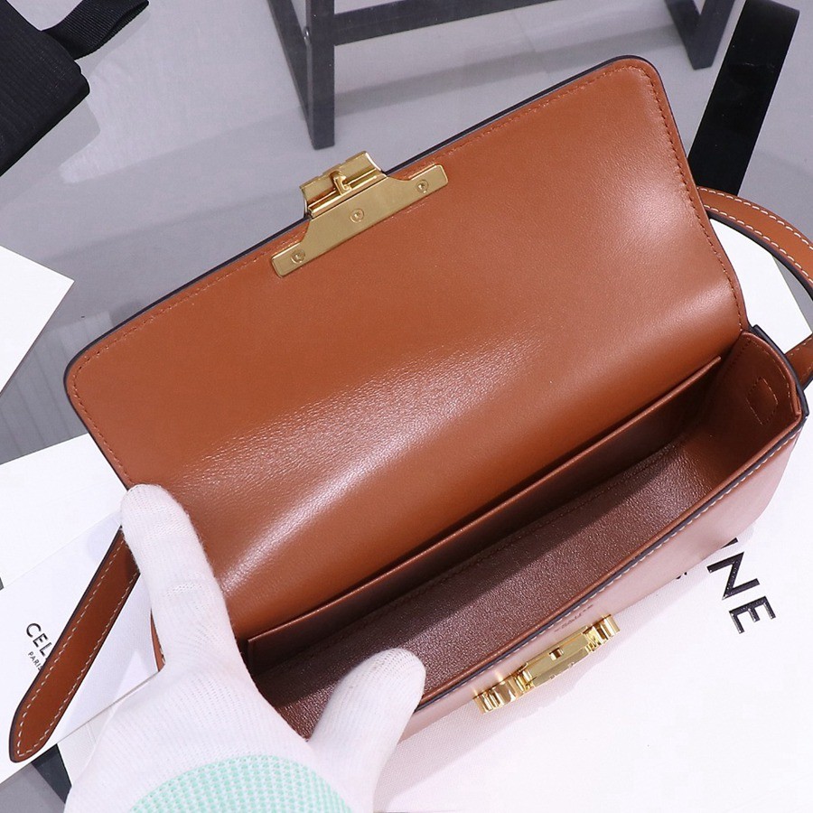 CELINE Triomphe 凱旋門腋下包_7